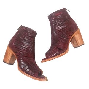 Freebird Bela by Steven Red Wine Woven Leather Block Heel Sandal  size 9